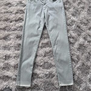 Flying Monkey low/mid rise skinny jeans in light mint. Size 28